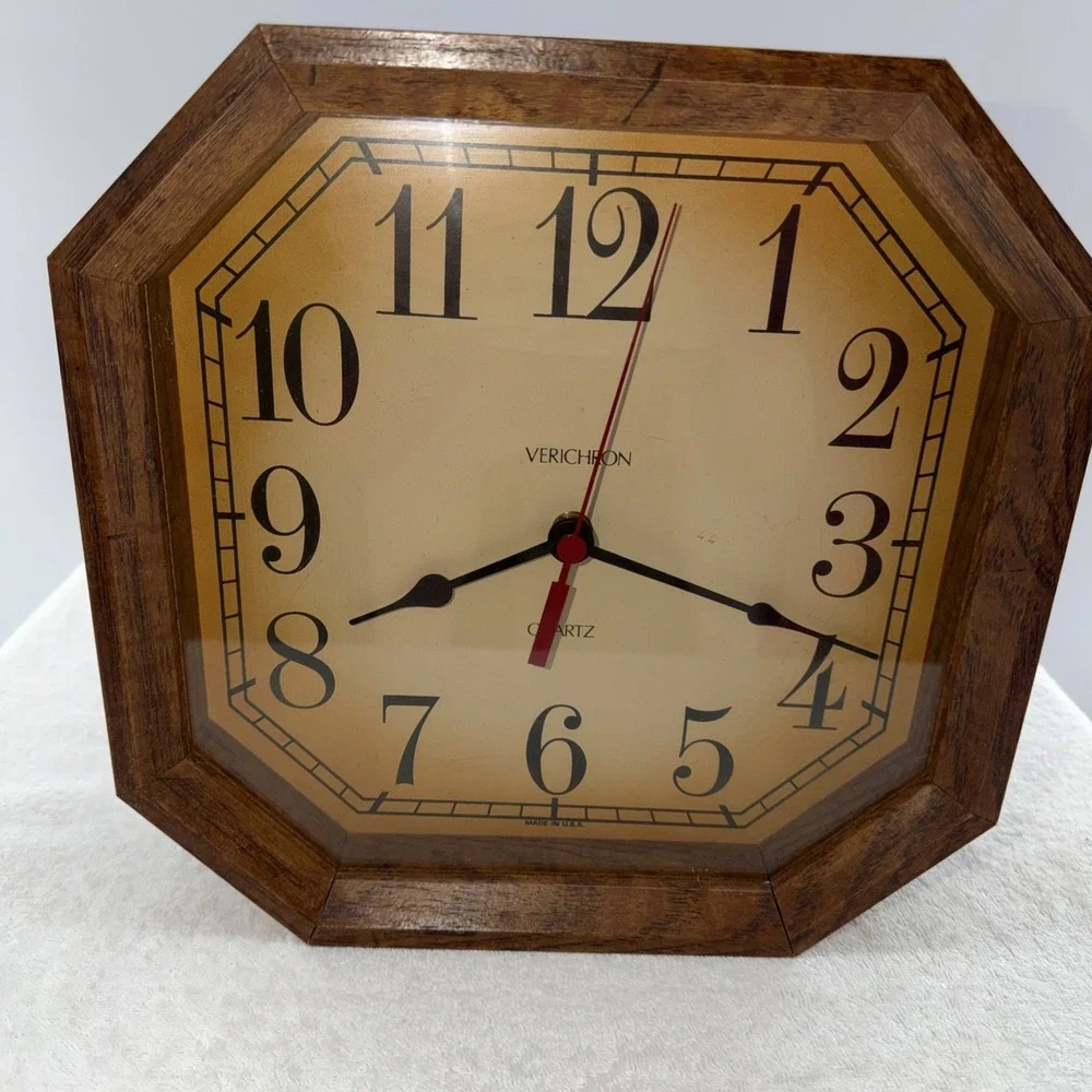 Harris & Mallow Vintage Verichron Quartz Wood Wall Clock Octagonal MCM USED